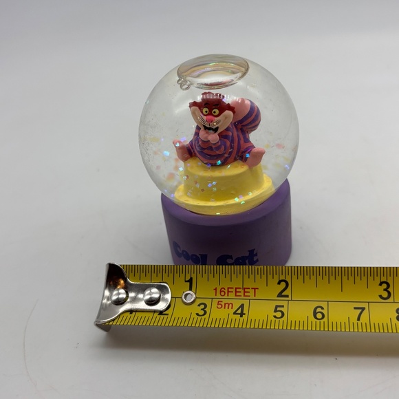 Disney Alice in Wonderland Cheshire Cat 'Cool Cat' Mini Collectible Snow Globe - Picture 8 of 8